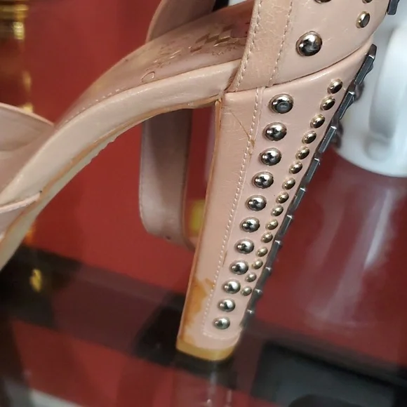 Shoes - Picture 5 of 5